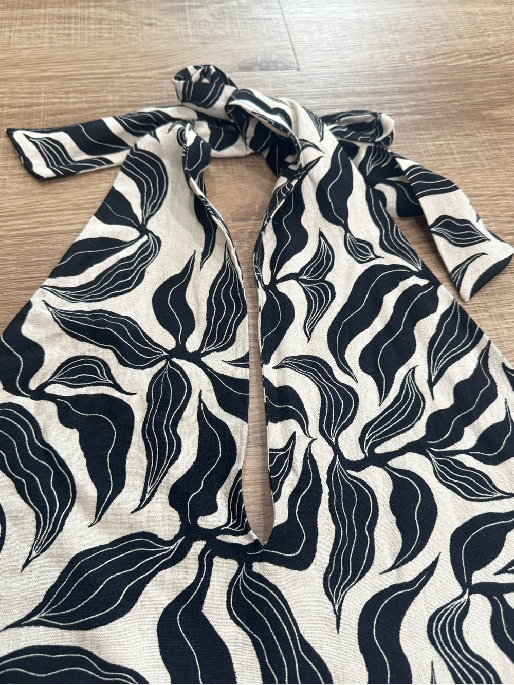 NWT Zara Medium Black Beige Abstract Linen Blend Halter Cutout Maxi Dress - Picture 4 of 8